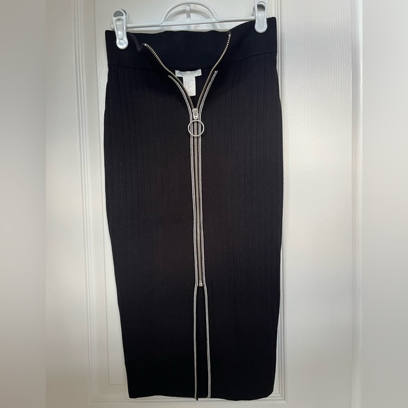 H&M ribbed pencil skirt with slit, functional front zipper, elastic waistband - Picture 8 of 10